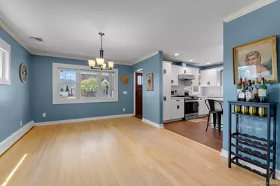 11 Koch Place, Carle Place, NY 11514 - Photo 6