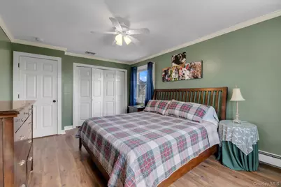 11 Koch Place, Carle Place, NY 11514 - Photo 18