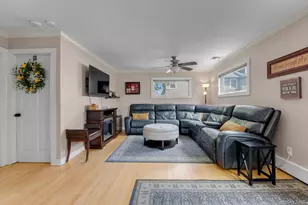 11 Koch Pl, Carle Place, NY 11514 - Photo 10