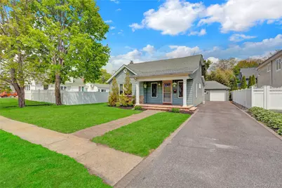209 Center Bay Drive, West Islip, NY 11795 - Photo 2
