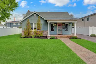 209 Center Bay Dr, West Islip, NY 11795 - Photo 4