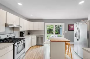 209 Center Bay Dr, West Islip, NY 11795 - Photo 14