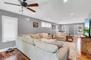 209 Center Bay Dr, West Islip, NY 11795 - Photo 8