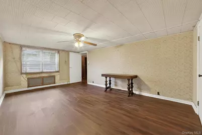 1124 E 213th Street, Bronx, NY 10469 - Photo 20