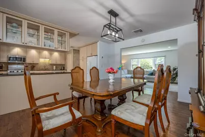 4 Apple Court, Nanuet, NY 10954 - Photo 8
