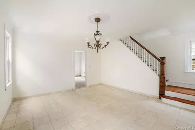 32 Crestmont Avenue, Yonkers, NY 10704 - Photo 8