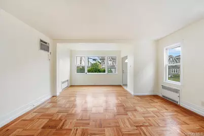 32 Crestmont Avenue, Yonkers, NY 10704 - Photo 6