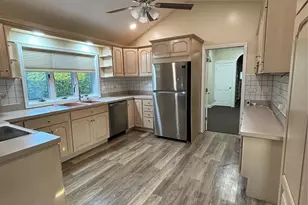 445 N Country Rd, Saint James, NY 11780 - Photo 6
