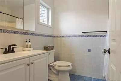 638 E Main Street, Jefferson Valley, NY 10535 - Photo 12
