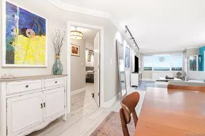 70-25 Yellowstone Boulevard #9J, Forest Hills, NY 11375 - Photo 4