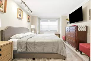 70-25 Yellowstone Blvd, Forest Hills, NY 11375 - Photo 6