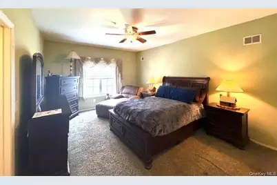36 Cranberry Circle, Medford, NY 11763 - Photo 12