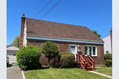 27 5th Avenue, Westbury, NY 11590 - Photo 2