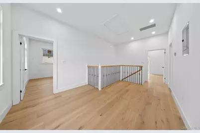 8366 Charlecote Ridge, Jamaica, NY 11432 - Photo 18