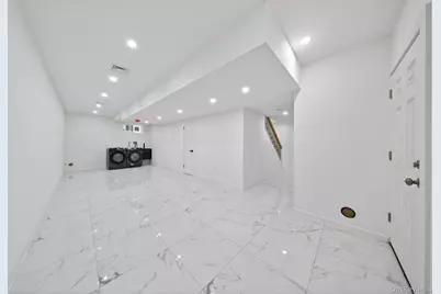 8366 Charlecote Ridge, Jamaica, NY 11432 - Photo 32