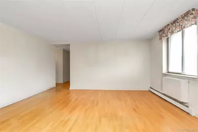 136-17 Maple Avenue #5H, Flushing, NY 11355 - Photo 4
