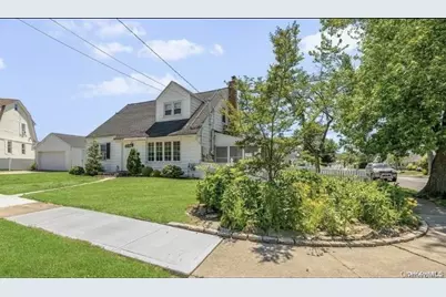 22 Pine Lane, Valley Stream, NY 11581 - Photo 12