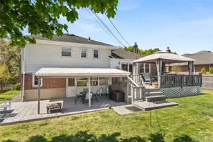 21 Reese Pl, Farmingdale, NY 11735 - Photo 16