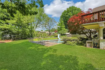 25 Tennyson Drive, Nanuet, NY 10954 - Photo 2