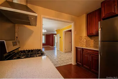 828 Jefferson Street, Baldwin, NY 11510 - Photo 10