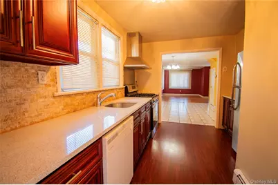 828 Jefferson Street, Baldwin, NY 11510 - Photo 8