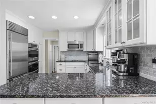 199 Split Rock Rd, Syosset, NY 11791 - Photo 16