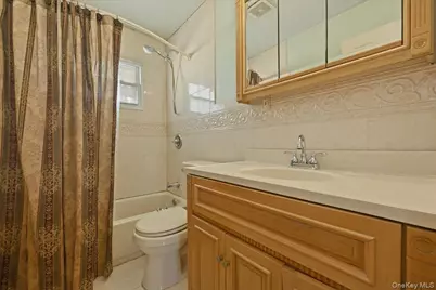 82 Morris Drive, East Meadow, NY 11554 - Photo 12