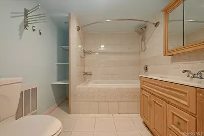 82 Morris Drive, East Meadow, NY 11554 - Photo 18