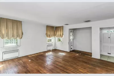 461 Madison Avenue, West Hempstead, NY 11552 - Photo 4