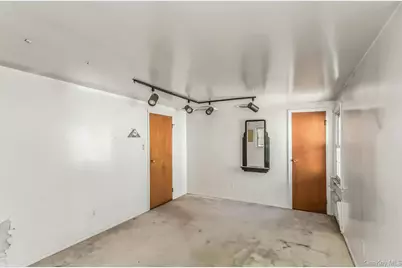 461 Madison Avenue, West Hempstead, NY 11552 - Photo 18