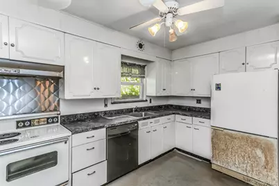 461 Madison Avenue, West Hempstead, NY 11552 - Photo 10