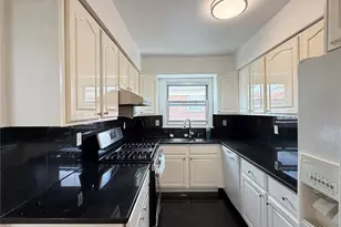 154-27 Horace Harding Expy, Flushing, NY 11367 - Photo 4