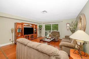 2355 Pershing Blvd, Baldwin, NY 11510 - Photo 12