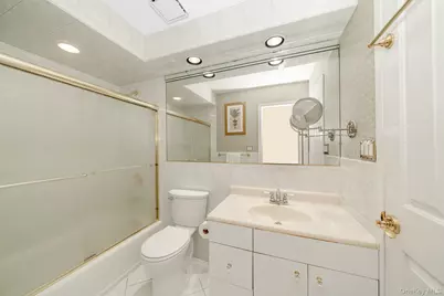 2355 Pershing Boulevard #510, Baldwin, NY 11510 - Photo 28