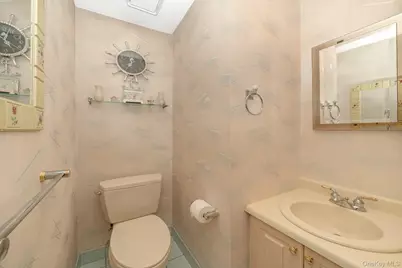 2355 Pershing Boulevard #510, Baldwin, NY 11510 - Photo 20