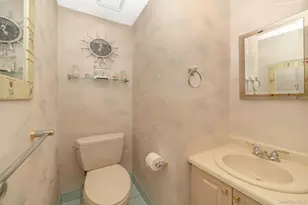 2355 Pershing Blvd, Baldwin, NY 11510 - Photo 20