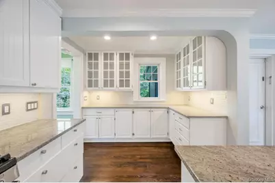10 Dupont Avenue, White Plains, NY 10605 - Photo 6