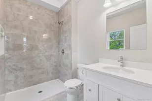 384 Scudder Ave, Copiague, NY 11726 - Photo 26