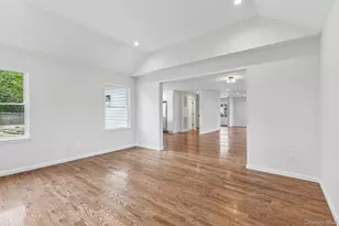 384 Scudder Ave, Copiague, NY 11726 - Photo 10