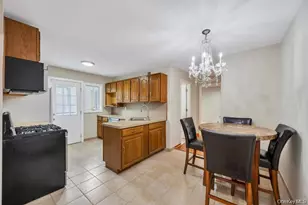 30 Andover Ln, Hicksville, NY 11801 - Photo 18