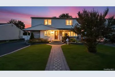 30 Andover Lane, Hicksville, NY 11801 - Photo 2