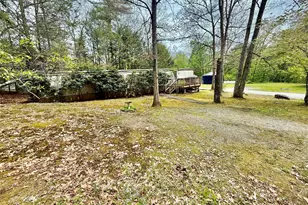 822 Lark Ln, Cuddebackville, NY 12729 - Photo 2