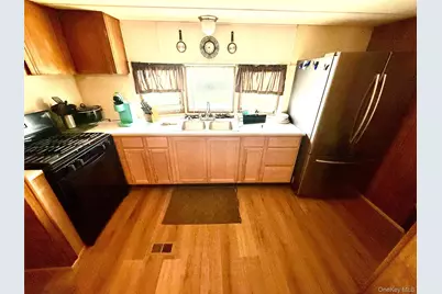 822 Lark Lane, Cuddebackville, NY 12729 - Photo 4