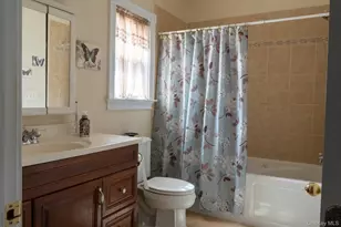 19 and 19A Brook St, Lindenhurst, NY 11757 - Photo 24