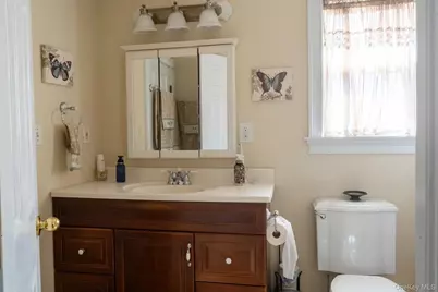 [Address not provided], Lindenhurst, NY 11757 - Photo 24