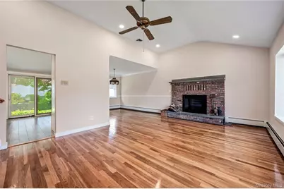 29 Kirkwood Drive, Glen Cove, NY 11542 - Photo 4