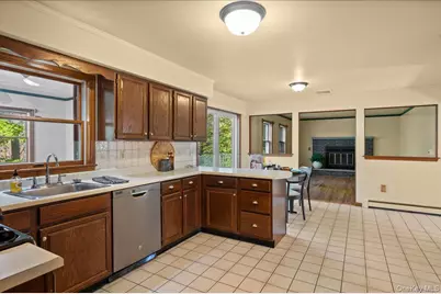 13 Hart Drive, Poughkeepsie, NY 12603 - Photo 12