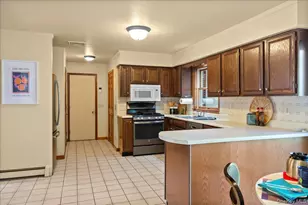 13 Hart Dr, Poughkeepsie, NY 12603 - Photo 10
