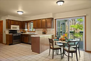 13 Hart Dr, Poughkeepsie, NY 12603 - Photo 8