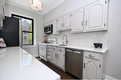 143 Garth Road #4P, Scarsdale, NY 10583 - Photo 8